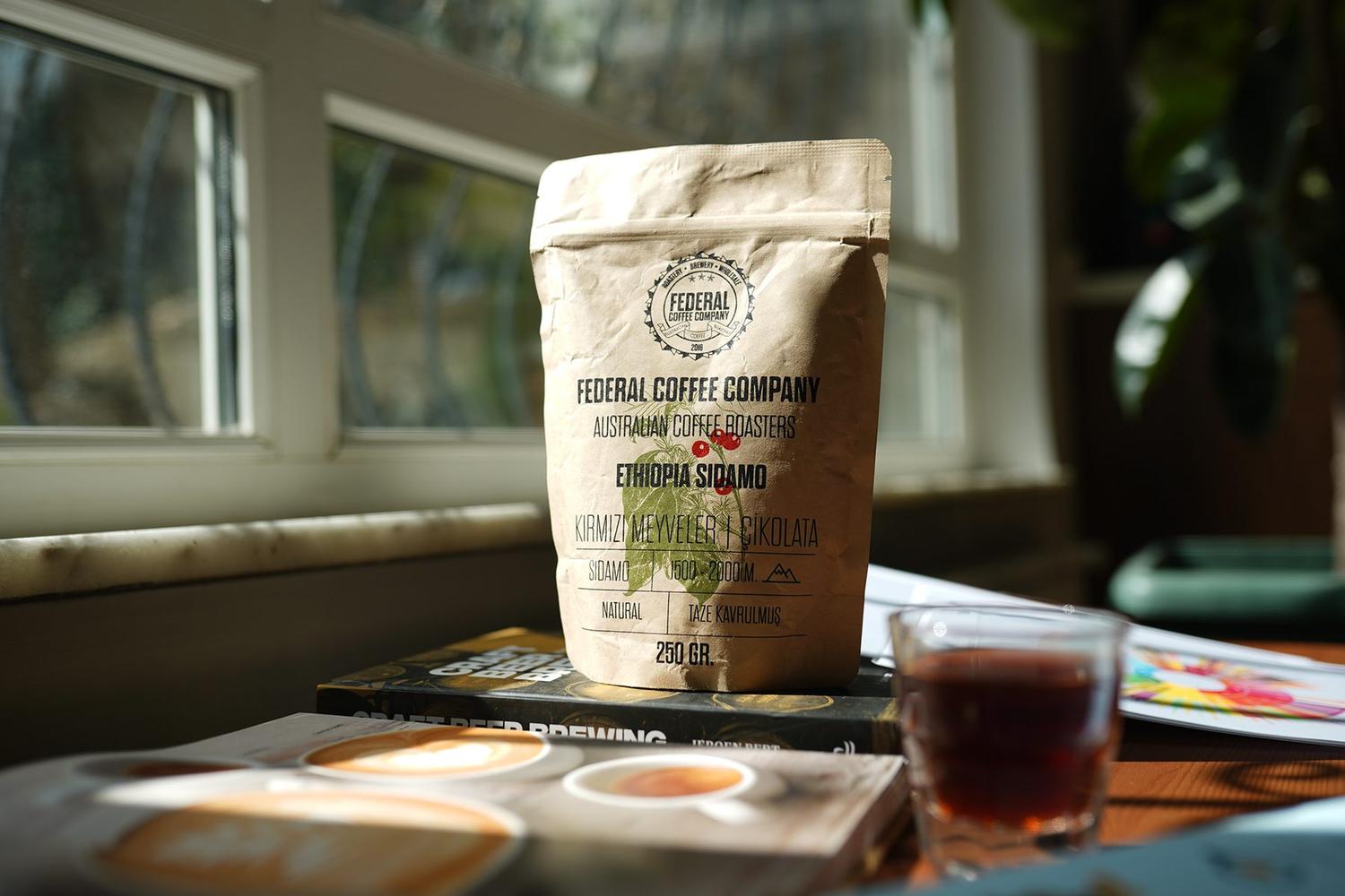 Federal Coffee — çekim karesi 73