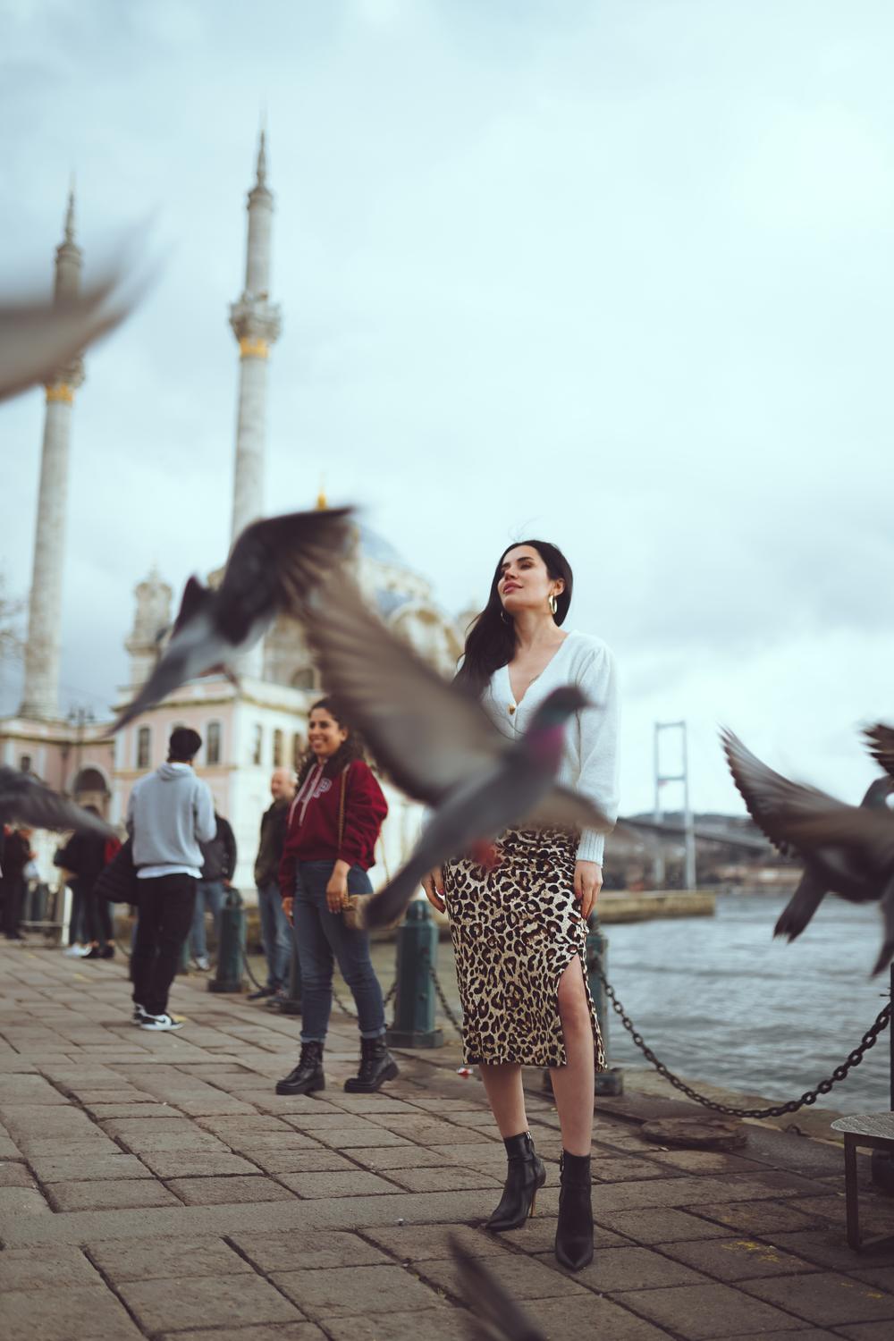 Shein — İstanbul Sokakları