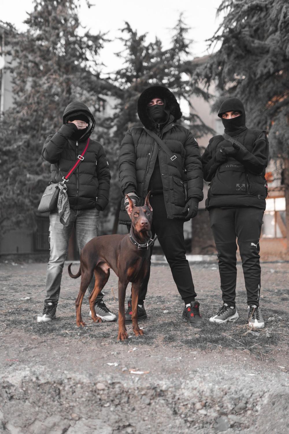 Sullen — çekim karesi 34