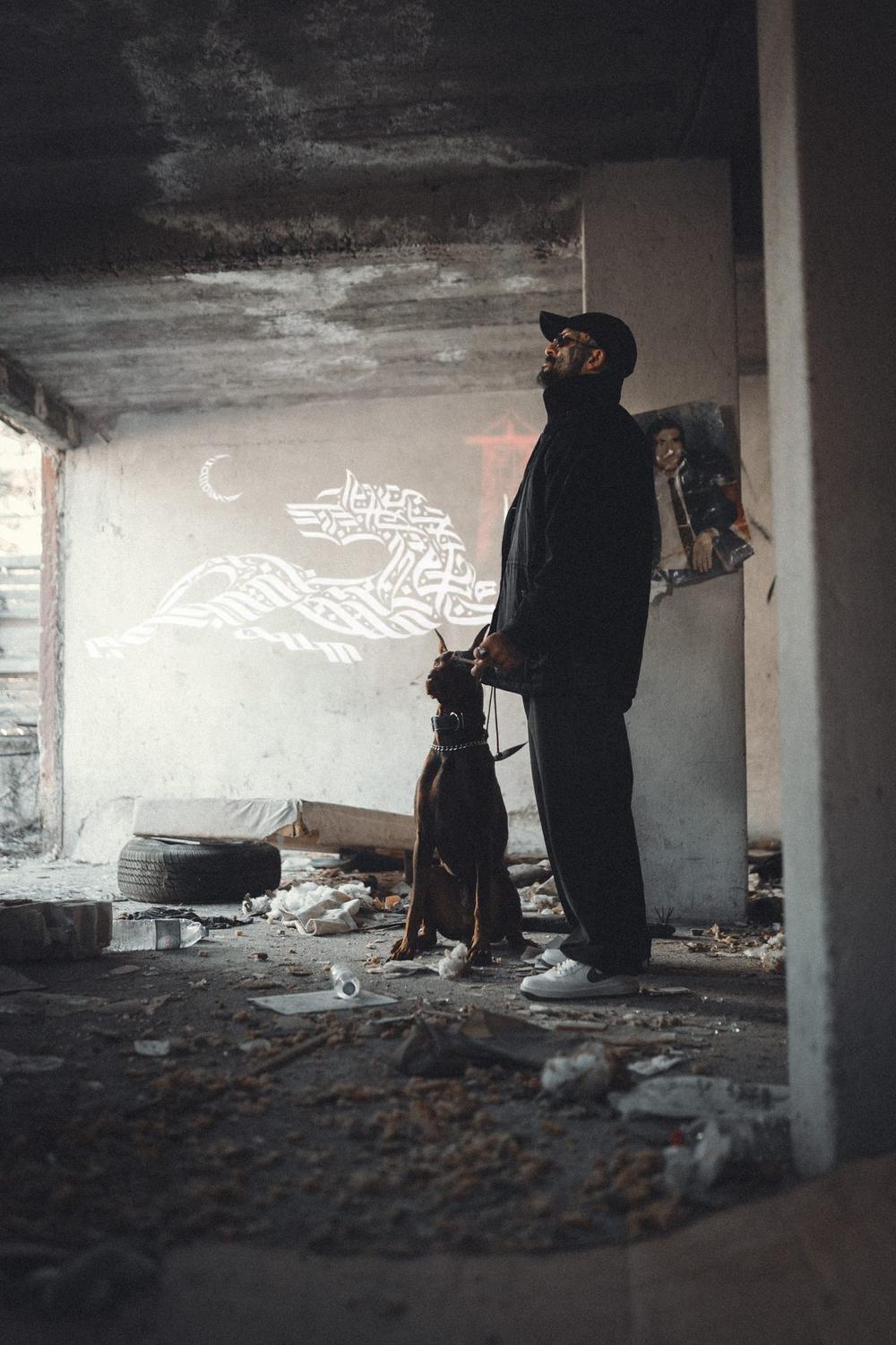 Sullen — çekim karesi 53