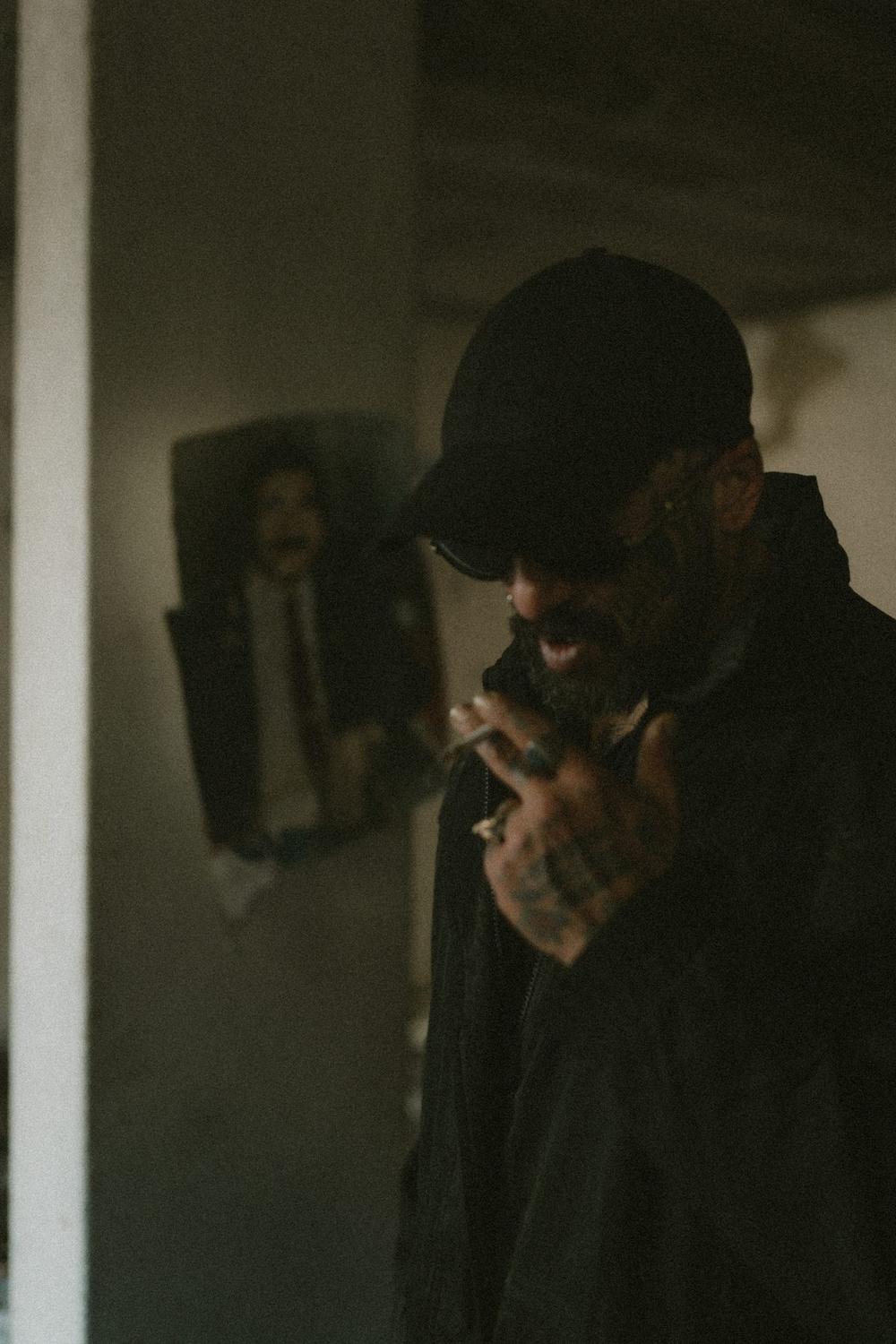 Sullen — çekim karesi 56